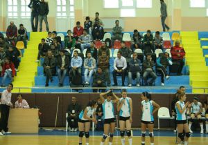 Voleybolda zorlu etap